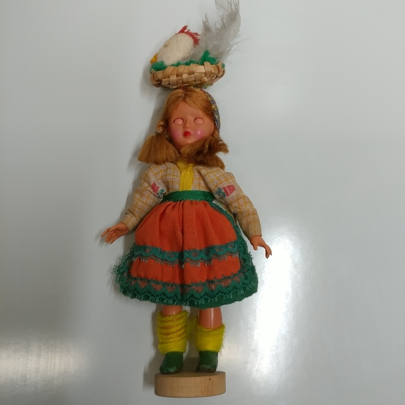 Vintage Portugal Girl Doll in Traditional Dress w/ Chicken Hat Souvenir Figurine - Picture 15 of 16
